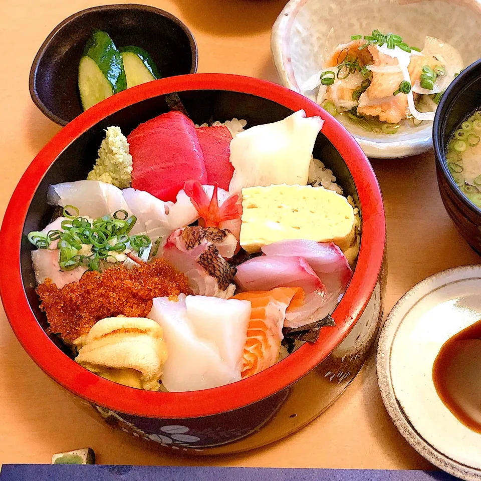 札幌でランチ海鮮丼🍣|Happy suzumeさん