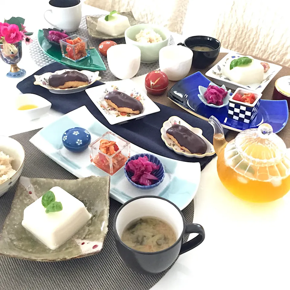 Snapdishの料理写真:冷奴をオリーブオイルで 朝食|lunadropさん