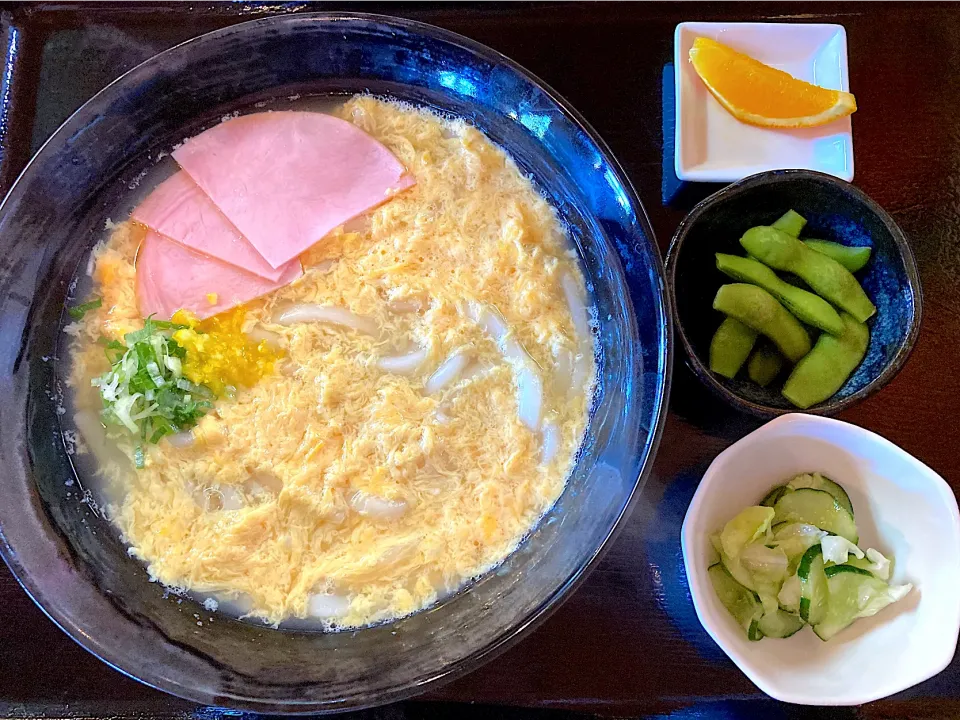 Snapdishの料理写真:本日の賄い(6/16 スクランブルエッグっぽい卵とじうどん🤣)|かぴかぴさん