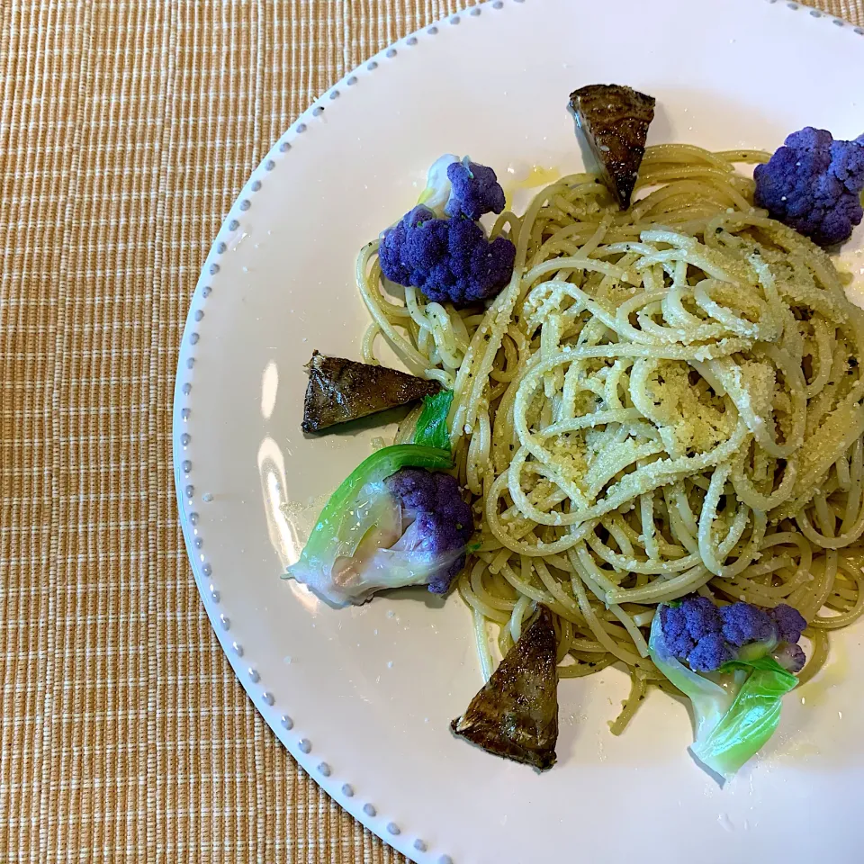 アーティチョークと紫カリフラワーのジェノベーゼパスタ|Emeiさん