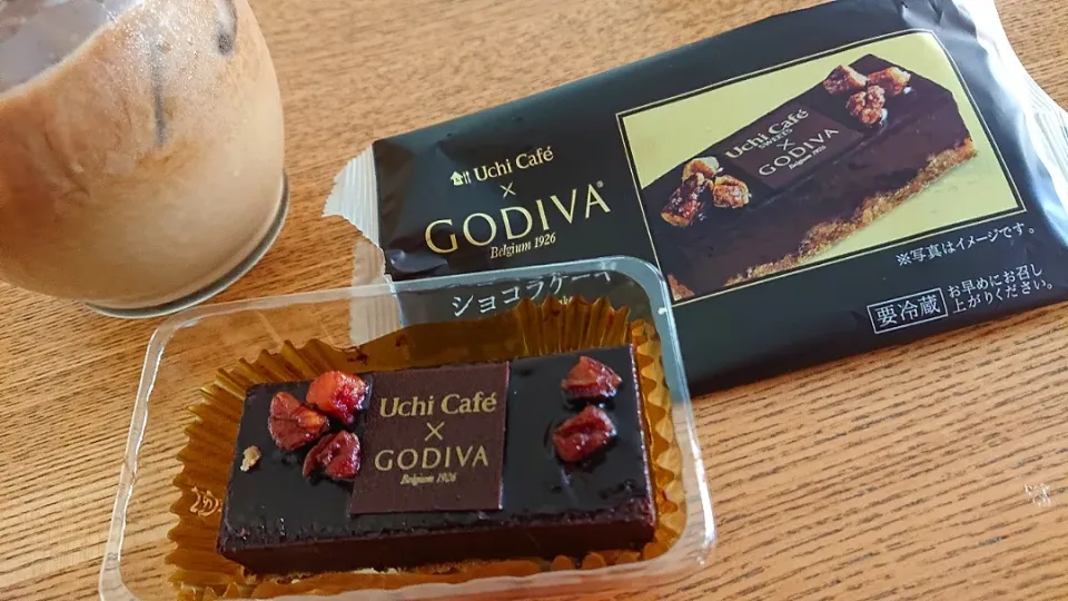 GODIVA×ローソン|しほさん