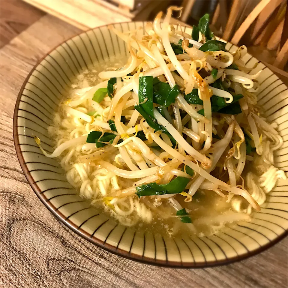 もやしとニラの塩ラーメン|ゆきっちん(・8・)さん