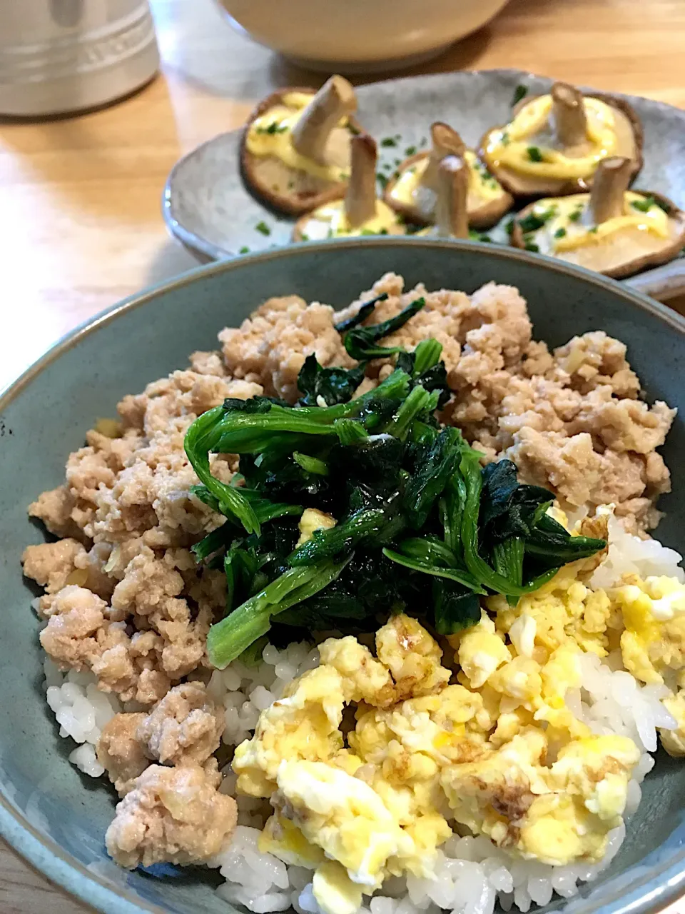 そぼろ丼と椎茸のマヨ焼き꒰๑͒•௰•๑͒꒱ℒℴѵℯ❤|さくたえさん