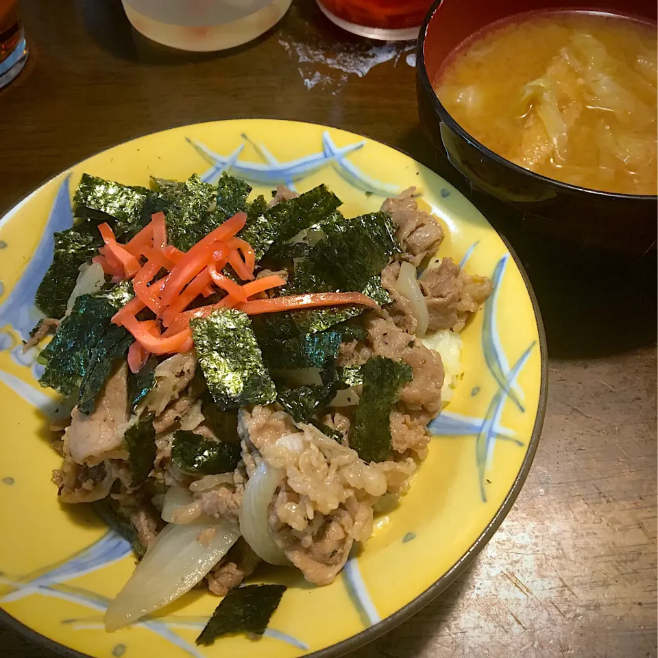 牛丼、キャベツと油揚げの味噌汁|ゆうこさん