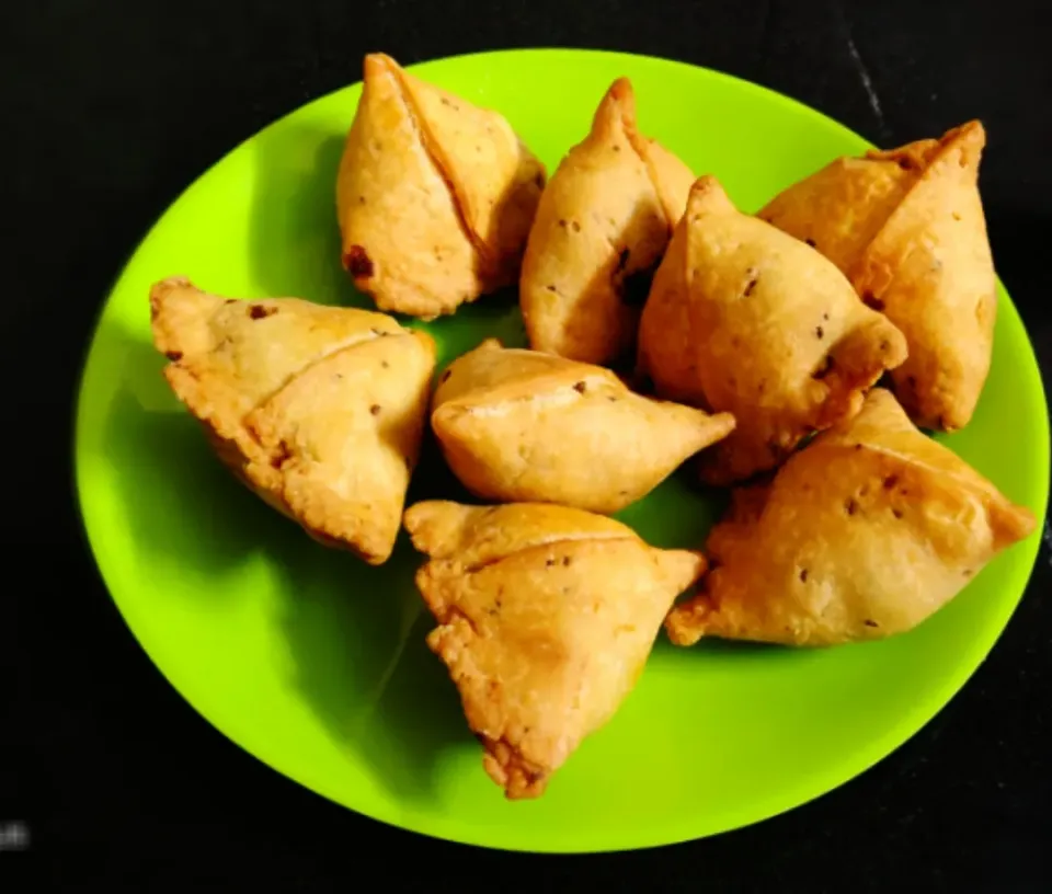 Snapdishの料理写真:Indian Samosa stuffed with potatos|Twinkleさん