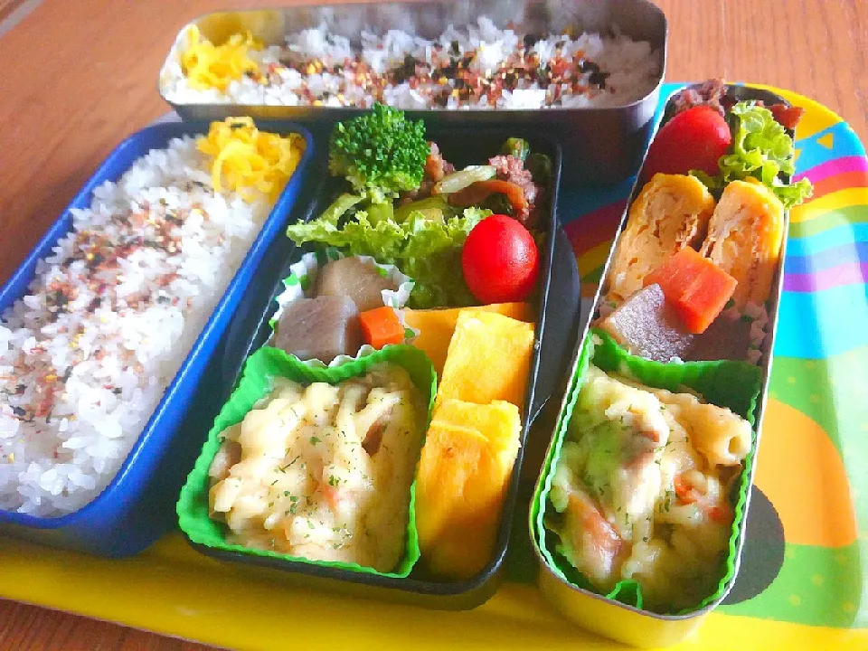 Snapdishの料理写真:旦那さまと息子のお弁当🎵 2020.6.17|mayumiさん