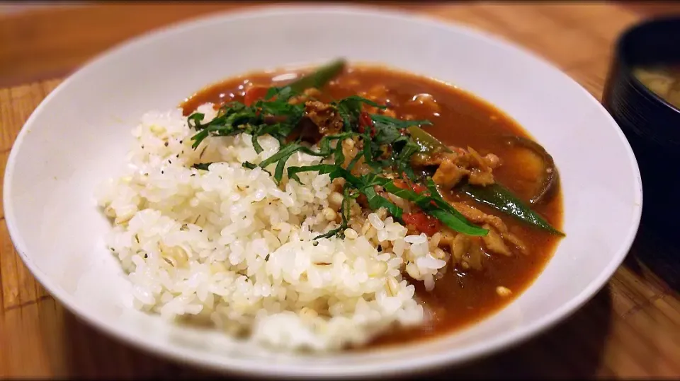 豚肉と茄子とｵｸﾗのﾄﾏﾄｶﾚｰ🍛
の晩ごはん✨|kaz(*･ω･)さん