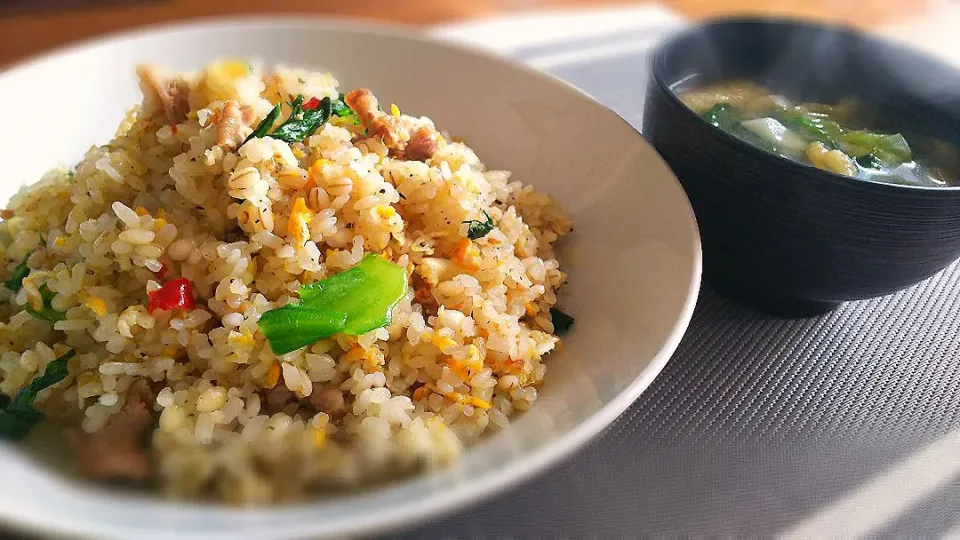 レタス炒飯～
の昼ごはん✨|kaz(*･ω･)さん