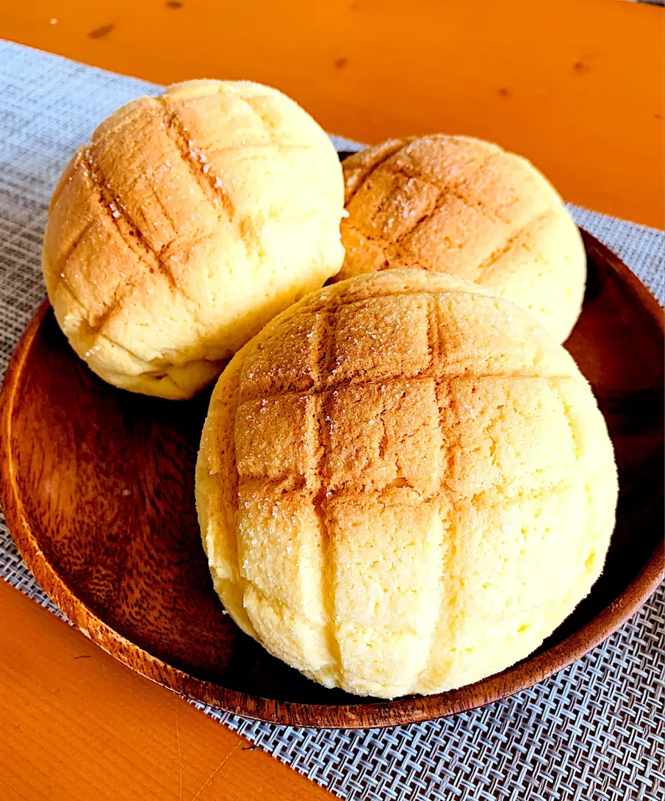 カリカリふわふわの焼き立てメロンパン💕|ちはるさん