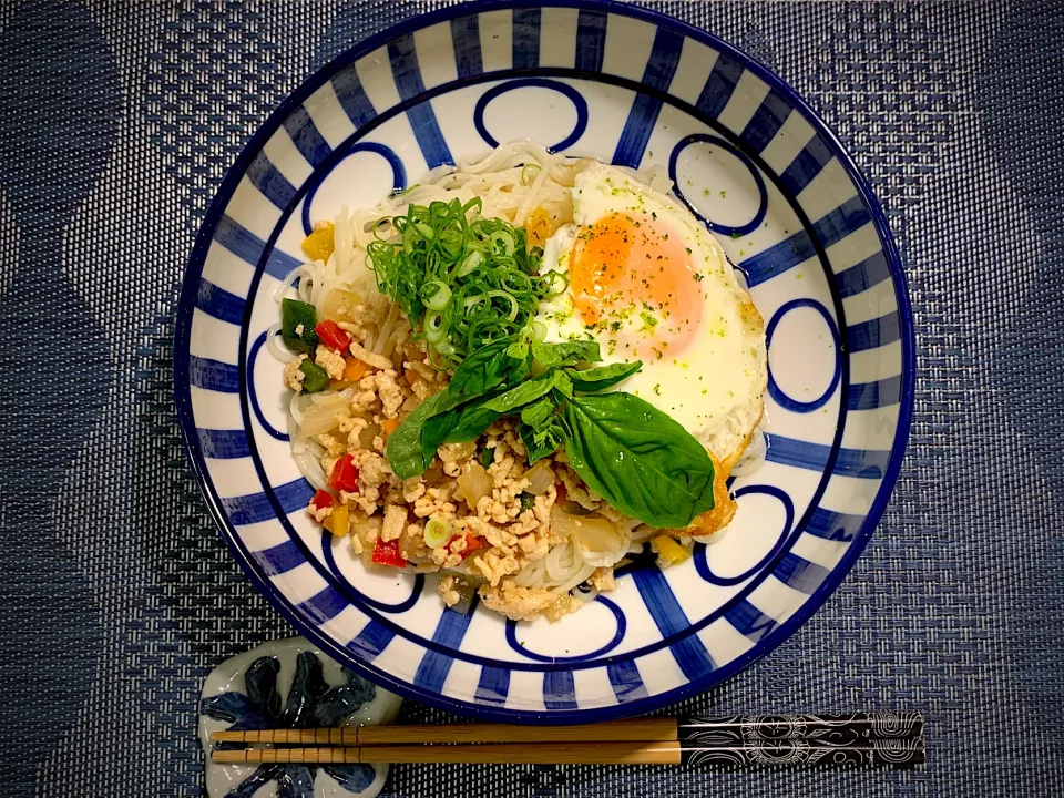 ガパオそうめん|半田手延べそうめんの店 阿波や壱兆さん