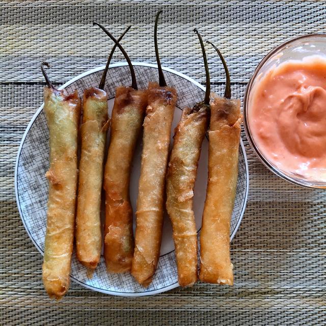 Dynamite Lumpiagreen Chilis With Cheese Filling Wrapped In Spring Rollsspicycheesycrunchy Shehph Snapdish スナップディッシュ Id Bmdvda