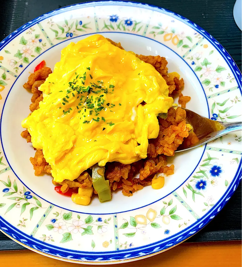 チキンライスからの〜オムライス🥚|ちはるさん