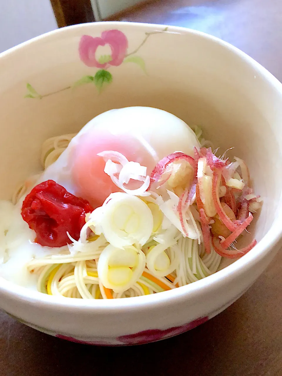 梅と温玉のぶっかけ素麺|翡翠さん