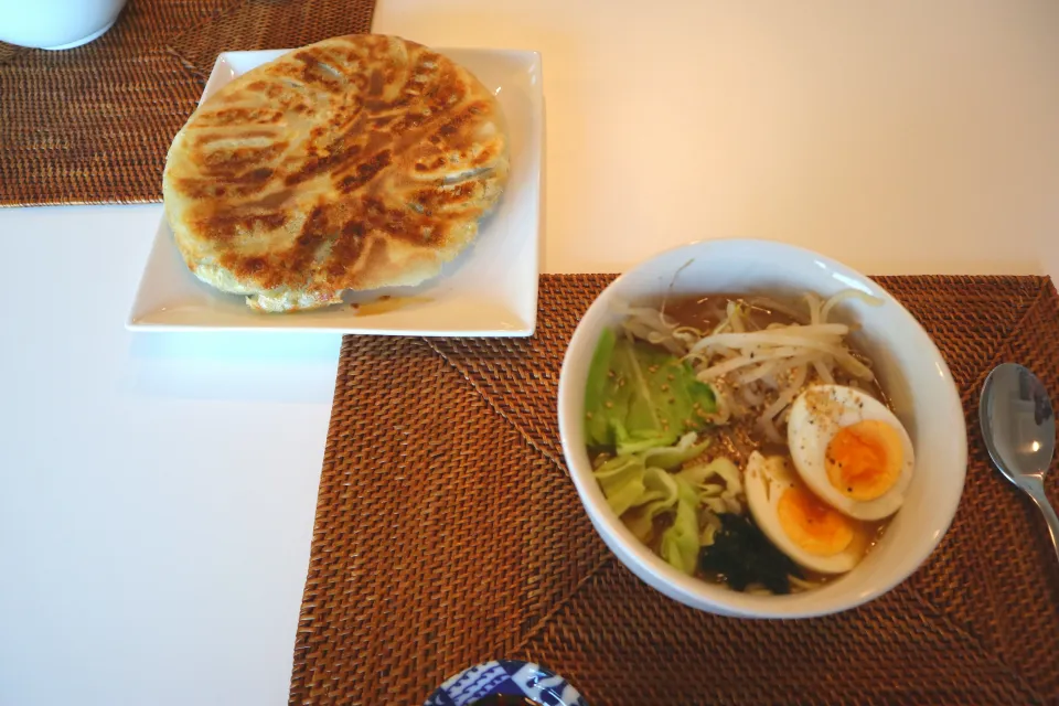 今日の夕食 和歌山ラーメン、羽根つき餃子|pinknari🐰🌈さん