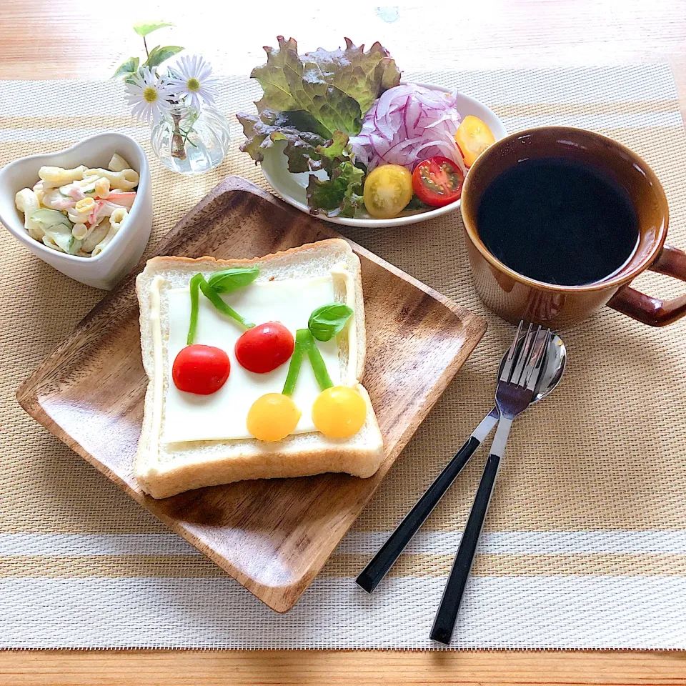 おうちカフェ「さくらんぼトースト🍒」|Happy suzumeさん