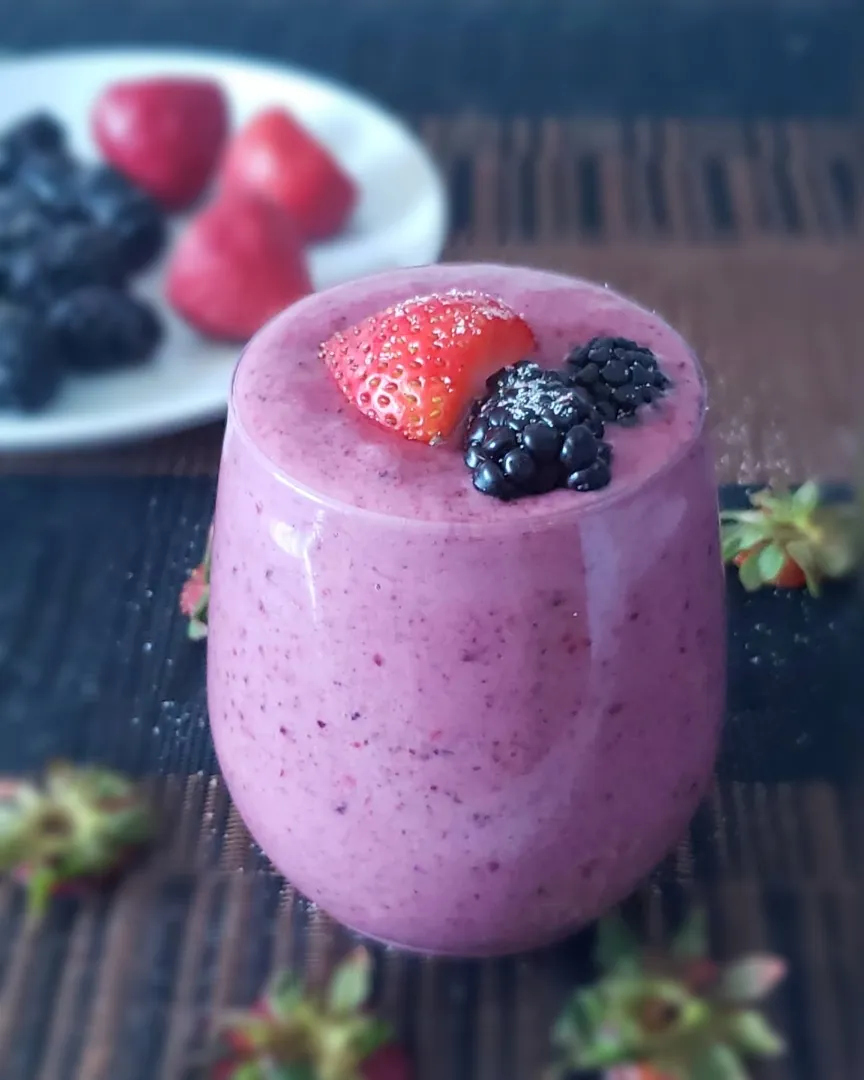 Strawberry Blackberries Smoothie|Food Drink Zoneさん