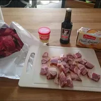 Snapdishの料理写真:À la vue de ces quelques ingrédients qu'est-ce qui pourrait bien être en train de mijoter dans ma cuisine ... ? À vous de jouer les gourmets 😉|Aurélie Pannekouckeさん