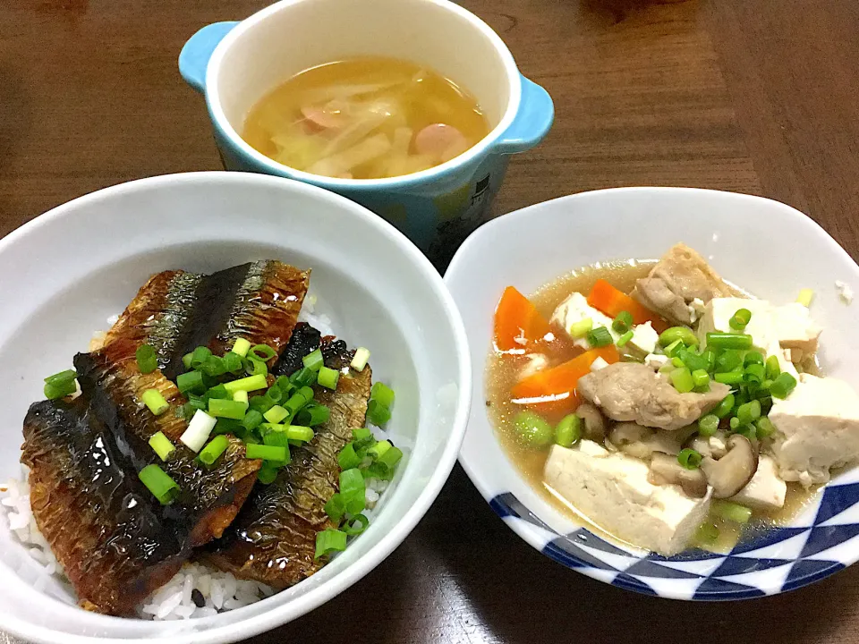 さんまの蒲焼き丼、炒り豆腐、コンソメスープ|りかさん