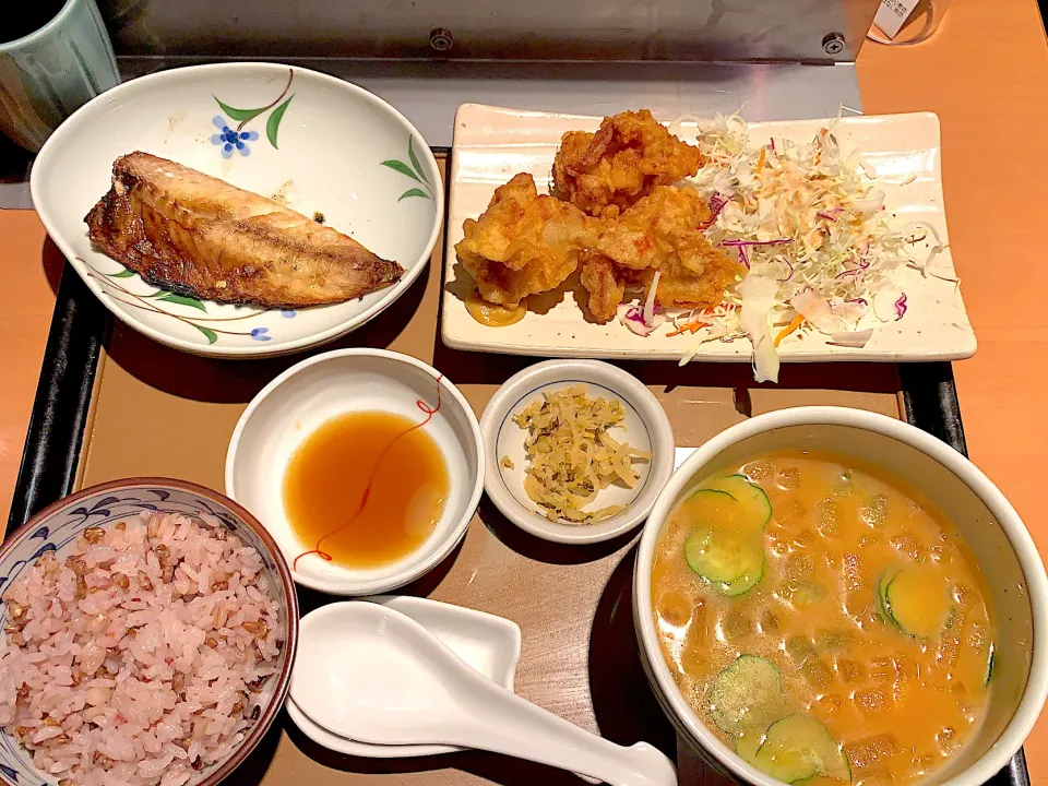 やよい軒の冷汁ととり天の定食|yumyum😋さん