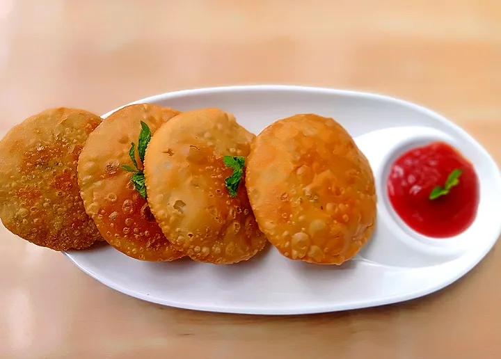 Rava khasta Kachori
https://youtu.be/Ht-9qfMY7yg
plz visit my YouTube channel 😊🙏|Food philicさん