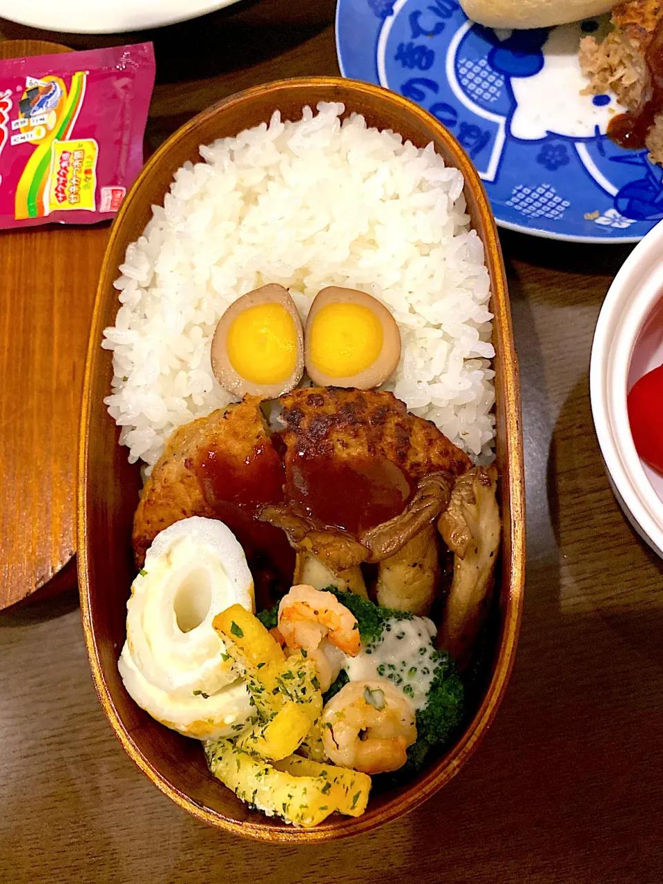 お弁当🍱ハンバーグデミソース　ブロッコリーと海老のサラダ🥦🦐タルタルソース　フライドポテト青海苔がけ🍟　チーズちくわ　うずら煮卵🥚|ch＊K*∀o(^^*)♪さん