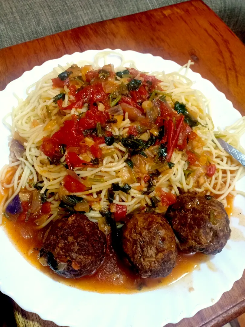 my dinner Butter spaghetti with spicy meatballs stew😋😋🔥🔥|mzuriさん