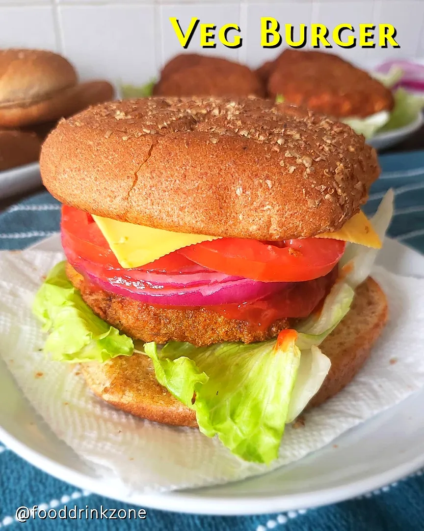 Snapdishの料理写真:Veggie Burger 🍔|Food Drink Zoneさん