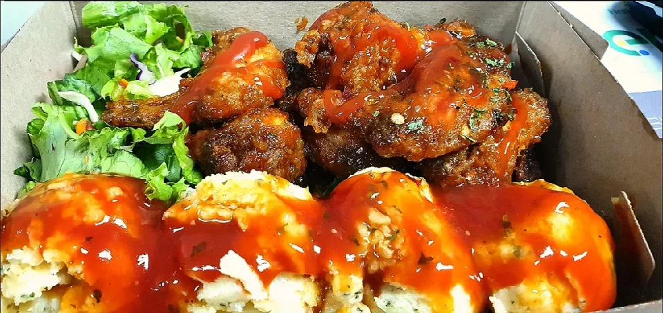 Hennessy Wings, Mash Potatoes and Green Salad|Jay Photographyさん