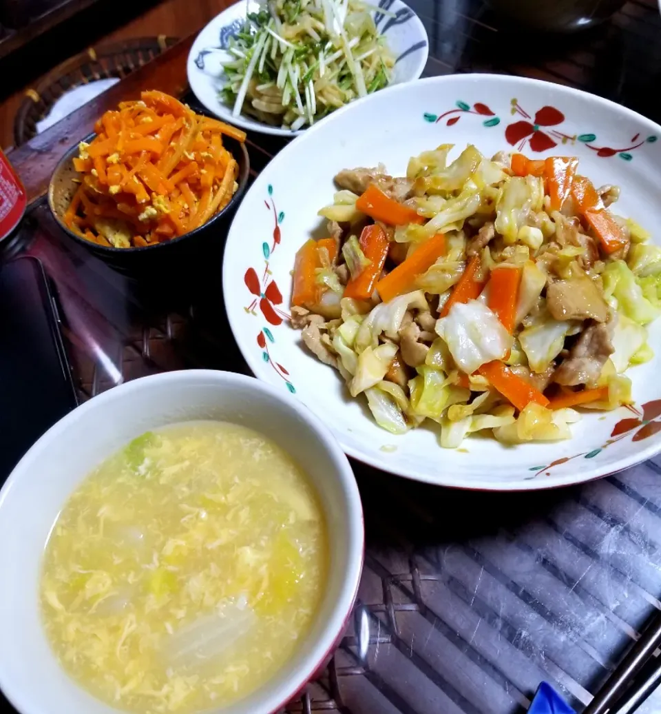 6月16日
奥様料理で～🍴🙏
豚肉の野菜炒め
水菜と切干大根和え
にんじんしりしり
たまごスープ☺️|dai.noriさん