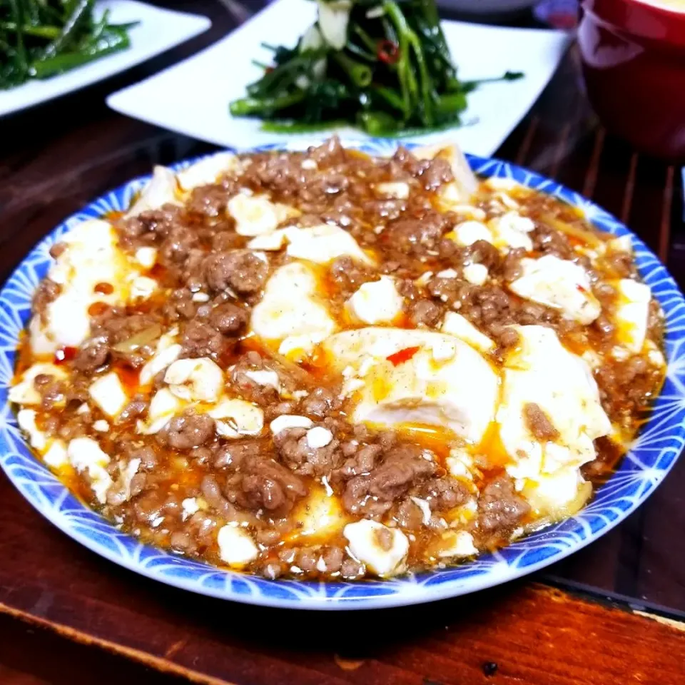 6月18日
麻婆豆腐
空芯菜のガーリック炒め
サラダ🥗
スープ|dai.noriさん