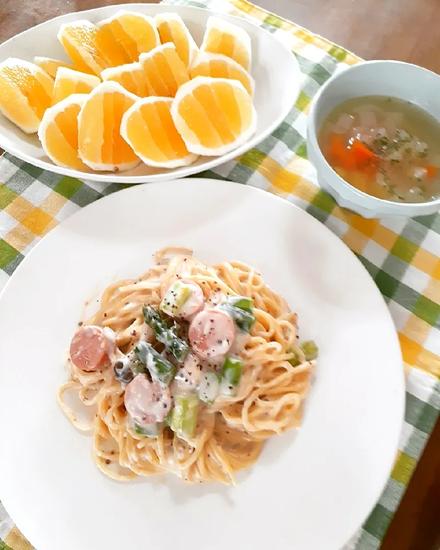 頂き物の北海道門別産アスパラのホワイトマスタードソースパスタと
お取り寄せ高知県産小夏ちゃん|makikoさん