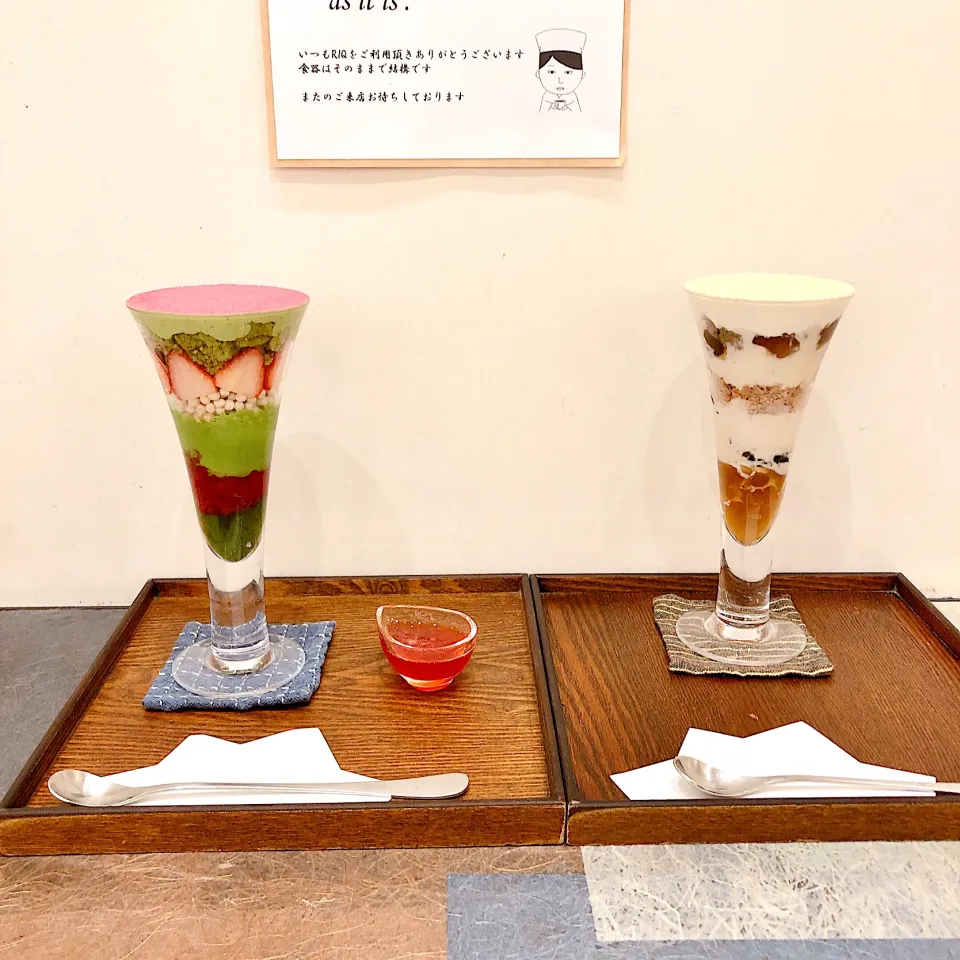 Snapdishの料理写真:カフェ巡り札幌和カフェRIQのパフェ🍓ほうじ茶と苺|Happy suzumeさん