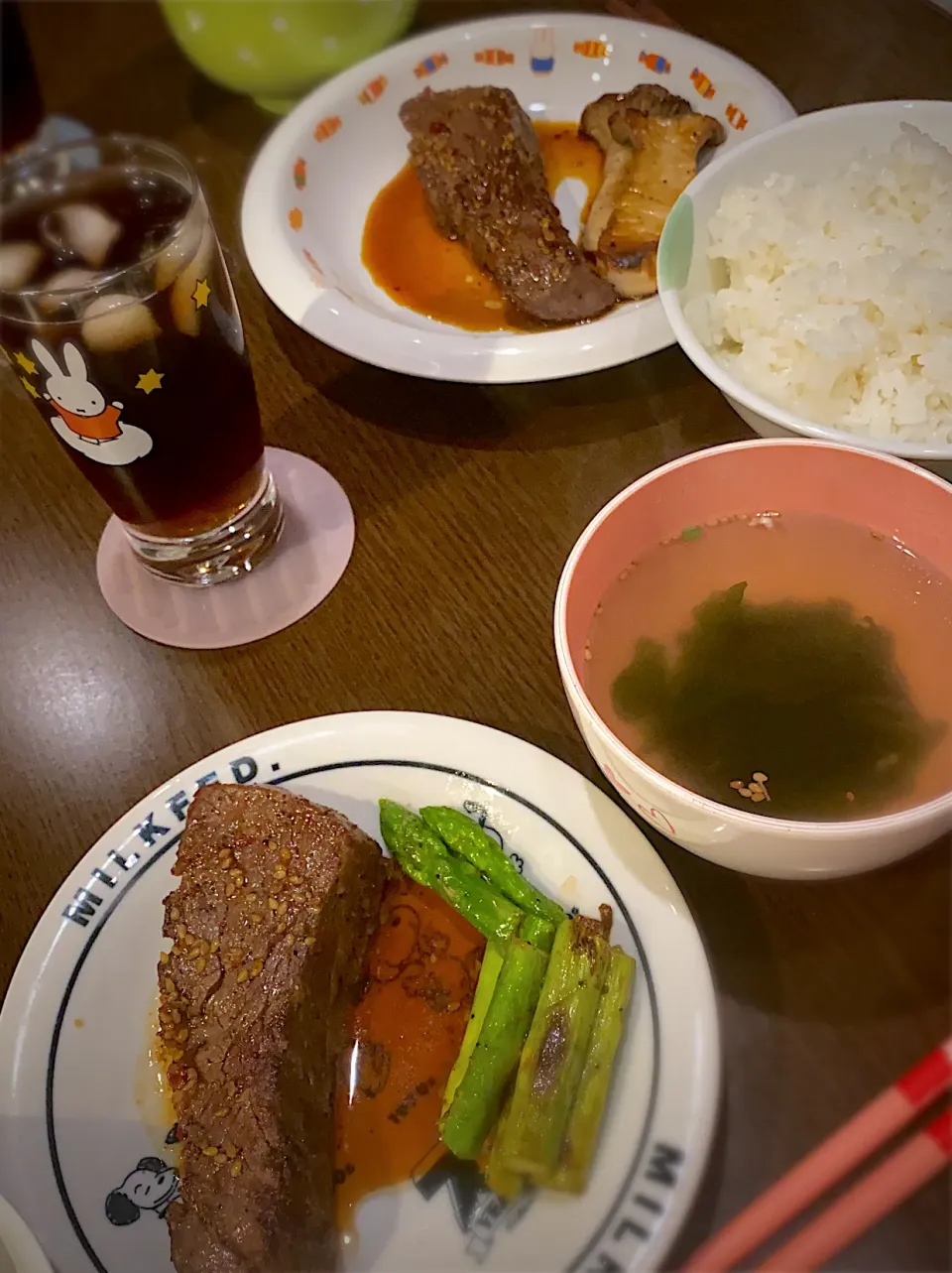 Snapdishの料理写真:ビーフステーキ　アスパラソテー　エリンギソテー　わかめスープ|ch＊K*∀o(^^*)♪さん