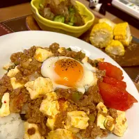 Snapdishの料理写真:夏野菜入り麻婆豆腐|ぱんじーにゃさん