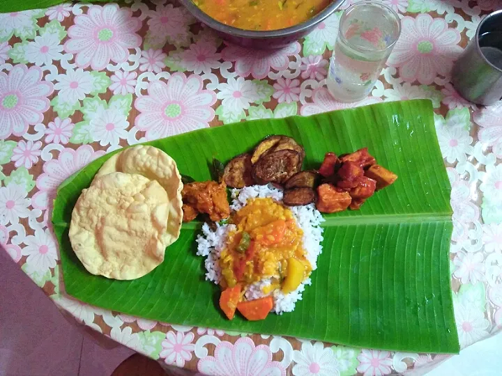 Vegetarian Banana Leaf Lunch|Anu's Foodiesさん