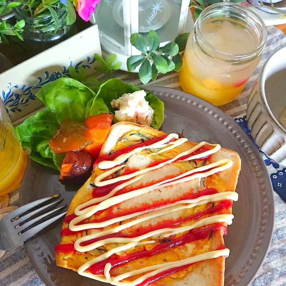 Snapdishの料理写真:ひじき煮入り窓あきパン～🎶|とまと🍅さん