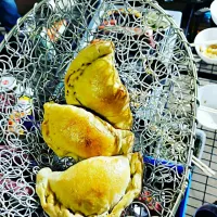 Snapdishの料理写真:エンパナダ・チレナ　チリ風ミートパイ　EMPANADA CHILENA