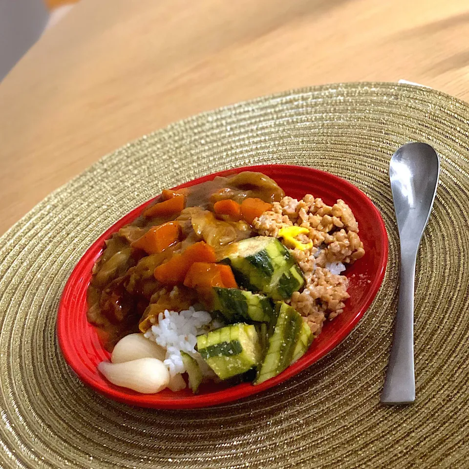 Snapdishの料理写真:Chicken Stew With vegetables👉👉Curry and Rice🍅🌿／チキンと野菜の煮込みリメイクカレー|angiee♡さん