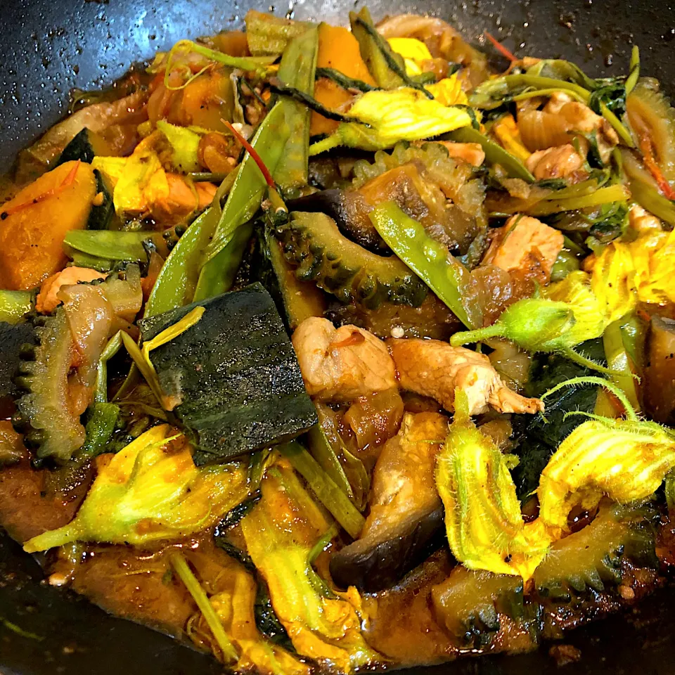 Vegetables Stew in Shrimp paste ( we call it Pinakbet or Pakbet in Philippines )|Laarni Nabongさん