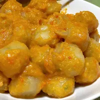 Cilok (starch ball with spicy peanuts sauce)|lia apriliaさん