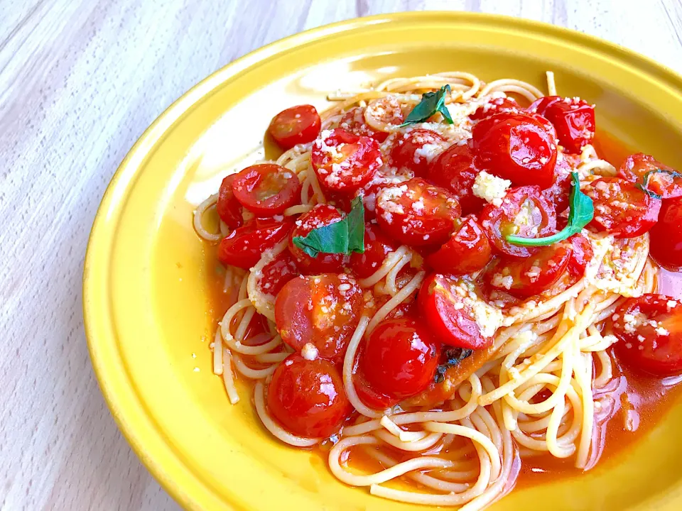 チェリートマトのトマトソースパスタ|マハロ菊池さん