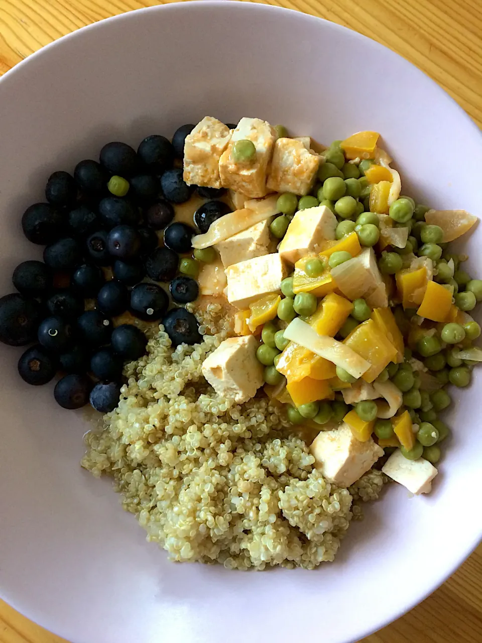 Quinoa, blueberries, tofu and veggies with peanut sauce|MissYumYumさん