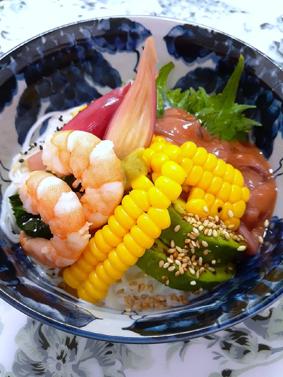 🔷具沢山なぶっかけ素麺🌽🦑🦐🍀🥑🔷|@きなこさん