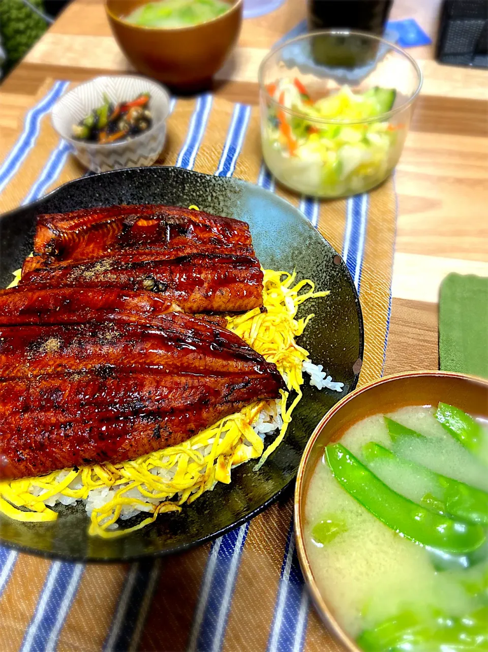 今日のお夕飯。うなぎをどどーん！とうなぎ丼！|renharuruさん