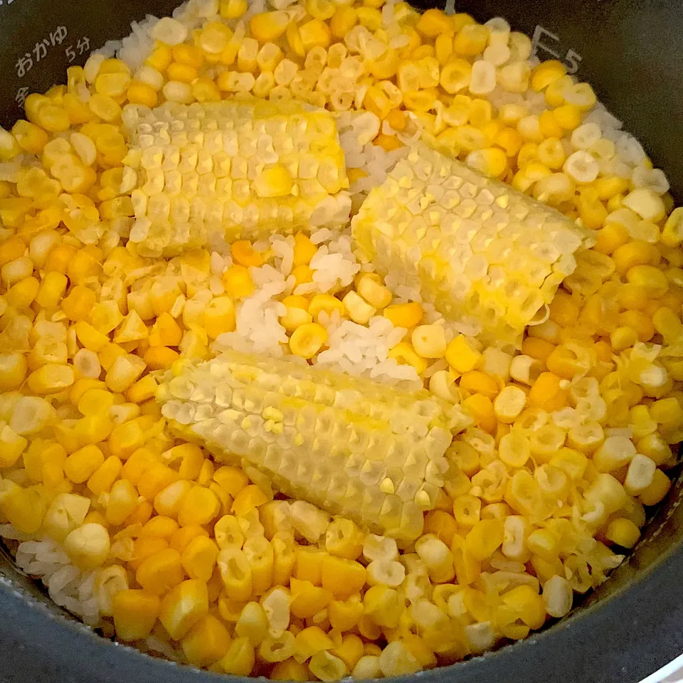 とうもろこしご飯🌽💛🍚|FUMIさん