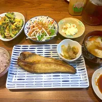 Snapdishの料理写真:ホッケ焼き魚|ゆたんさん