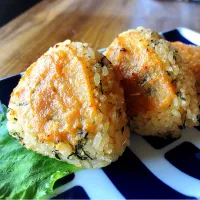 Snapdishの料理写真:鯛ごはんの味噌焼きおにぎり😋|はるきちさん