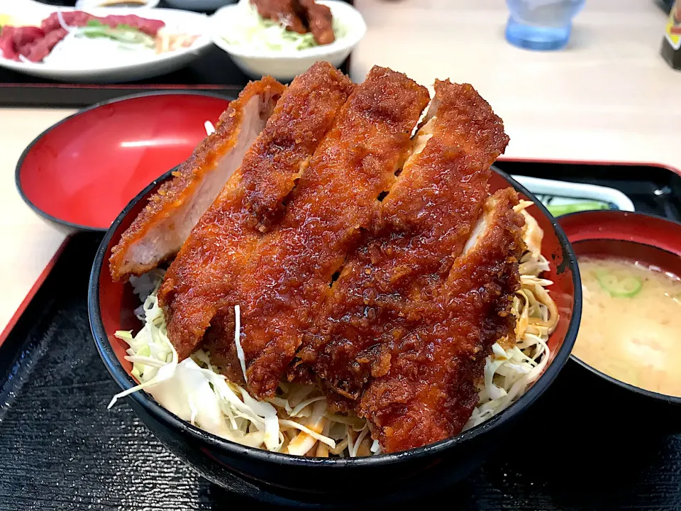 ソースかつ丼|マハロ菊池さん