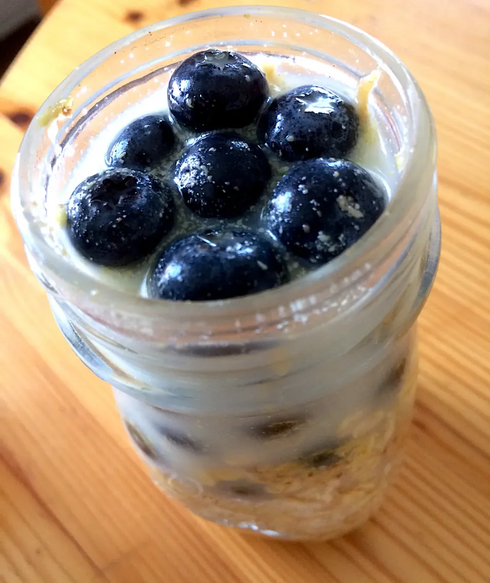 Overnight oats with peanut butter and blueberries|MissYumYumさん