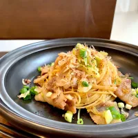 豚バラと長ネギのオイスターソース風味のパスタ！